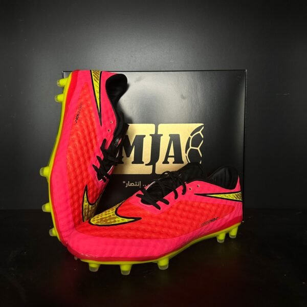 حذاء براغي نايك Hypervenom Phantom
